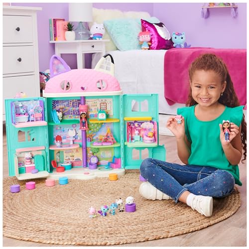 Gabby’s Dollhouse Deluxe Figure Gift Set with 7 Toy Figures and Surprise Accessory