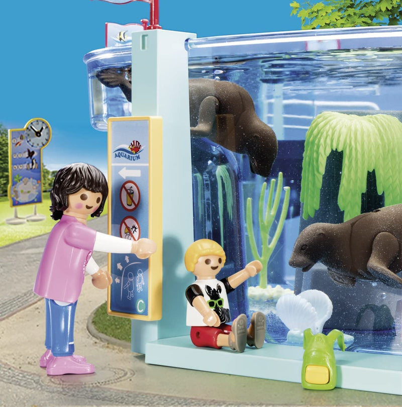 Playmobil 70537 Family Fun Day at the Aquarium & Penguin Enclosure Set